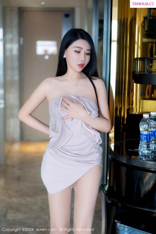   [XiuRen]高清写真图 2024.06.05 No.8655 李若汐 丰腴妩媚第57张图片